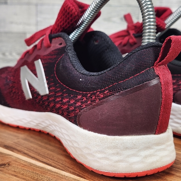 New Balance Womens Size 6 Fresh Foam Arishi V3 Red Running Shoes Boys Size 4.5 - Picture 13 of 16